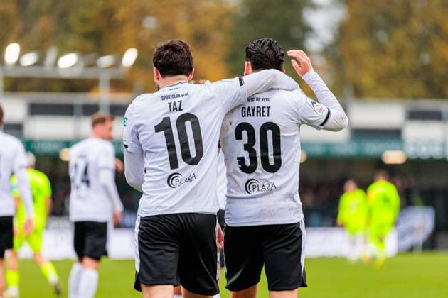 v.l. Berkan Taz (SC Verl, 10), Timur Gayret (SC Verl, 30) jubelt nach Tor zum 1:0 durch Berkan Taz (SC Verl, 10) GER, SC Verl vs. SSV Ulm 1846, Fussball, 3. Liga, 12. Spieltag, Spielzeit 2025 2026, 25.10.2025 DFL Regulations prohibit any use of photographers as image sequences and or quasi-video. GER, SC Verl vs. SSV Ulm 1846, Fussball, 3. Liga, 12. Spieltag, Spielzeit 2025 2026, 25.10.2025 Verl Copyright: xEibner-Pressefoto JanxRollingerx EP_JSK
