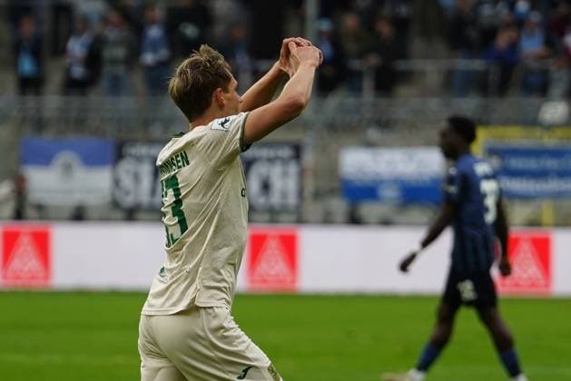 25.10.2025, xdaymx, Fussball 3.Liga, SV Waldhof Mannheim - TSV 1860 Muenchen Torjubel zum 0:1 von Christiansen, Max (1860 Muenchen) (DFL DFB REGULATIONS PROHIBIT ANY USE OF PHOTOGRAPHS as IMAGE SEQUENCES and or QUASI-VIDEO) Mannheim