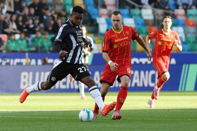 Udinese™s Christian Kabasele fights for the ball with Lecce s Nikola Stulic during the Serie A soccer match between Udinese and Lecce at the Bluenergy Stadium in Udine, north east Italy - Saturday, October 25,2026 - soccer  Copyright: xAndreaxBressanutti LaPressex