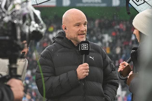 25.10.2025, Fussball: 1. Bundesliga, Saison 2025 2026, 08. Spieltag, Borussia Moenchengladbach - FC Bayern Muenchen im Borussia-Park in Moenchengladbach. Rouven Schroeder ( Borussia Moenchengladbach, Sportchef) im Interview. Wichtiger Hinweis: Gemaess den Vorgaben der DFL Deutsche Fussball Liga bzw. des DFB Deutscher Fussball-Bund ist es untersagt, in dem Stadion und oder vom Spiel angefertigte Fotoaufnahmen in Form von Sequenzbildern und oder videoaehnlichen Fotostrecken zu verwerten bzw. verwerten zu lassen. Foto: Kirchner-Media Thomas Haesler Copyright: xKirchner-Media ThomasxHaeslerx