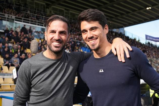 ComoÕs head coach Cesc Fabregas and Parma s head coach Carlos Cuesta during the Serie A soccer match between Parma and Como at Ennio Tardini Stadium in Parma, North Italy, Saturday, October 25, 2025. Soccer  Copyright: xMassimoxPaolone LaPressex