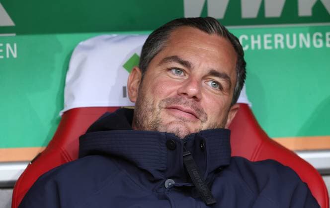Augsburg - RB Leipzig Bundesliga Augsburg, 25.10.2025, WWK Arena, Fußball, 1.Bundesliga, 8.Spieltag , FC Augsburg vs. RB Leipzig , Im Bild: Marcel Schäfer Schaefer (RB Leipzig, Geschäftsführer , Nur zur redaktionellen Nutzung. Only editorial use. , DFL DFB regulations prohibit any use of photographs as image sequences and or quasi-video. ,
