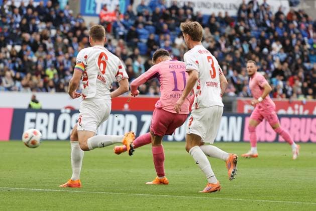 25.10.2025, xtvx, Fussball 1.Bundesliga, TSG 1899 Hoffenheim - 1.FC Heidenheim v.l. Goal scored, Tor zum 1:0 Fisnik Asllani (TSG 1899 Hoffenheim) (DFL DFB REGULATIONS PROHIBIT ANY USE OF PHOTOGRAPHS as IMAGE SEQUENCES and or QUASI-VIDEO) Sinsheim