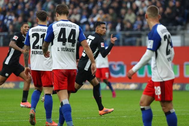 HSV vs. VfL, 1. BL Hamburg, 25.10.2025, FUßBALL - Hamburger SV vs. VfL Wolfsburg, 1. BL, Saison 2025 26. Adam Daghim (VfL Wolfsburg) jubelt nach seinem Tor zum 0:1 Hamburg