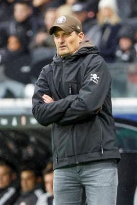 Alexander Blessin (FC St. Pauli, Trainer) , Deutschland, Fussball, 1. Bundesliga, 8.Spieltag, 2025 2026, Eintracht Frankfurt vs. FC St. Pauli, 25.10.2025, Deutsche-Bank-Park, Frankfurt am Main, Deutschland Frankfurt am Main Deutsche-Bank-Park Hessen Deutschland Copyright: xGrantxHubbsx