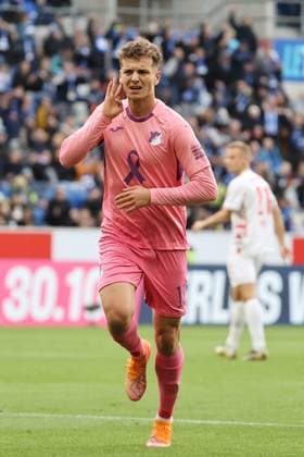 25.10.2025, xtvx, Fussball 1.Bundesliga, TSG 1899 Hoffenheim - 1.FC Heidenheim v.l. Goal scored, Tor zum 1:0 Fisnik Asllani (TSG 1899 Hoffenheim) Torjubel, Goal celebration, celebrate the goal, celebrates scoring (DFL DFB REGULATIONS PROHIBIT ANY USE OF PHOTOGRAPHS as IMAGE SEQUENCES and or QUASI-VIDEO) Sinsheim