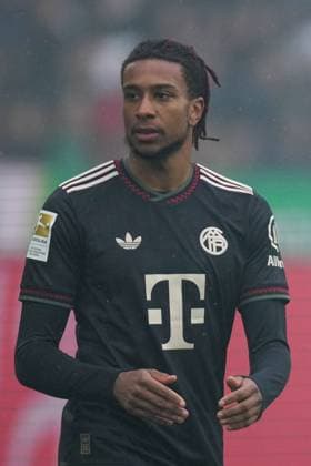 2025-10-25 Borussia Monchengladbach v FC Bayern Munchen - Bundesliga MOENCHENGLADBACH, GERMANY - OCTOBER 25: Michael Olise of FC Bayern Munchen looks on during the Bundesliga match between Borussia Monchengladbach and FC Bayern Munchen at Borussia-Park on October 25, 2025 in Moenchengladbach, Germany. Moenchengladbach Borussia-Park Germany Content not available for redistribution in The Netherlands directly or indirectly through any third parties. Copyright: xJorisxVerwijstx
