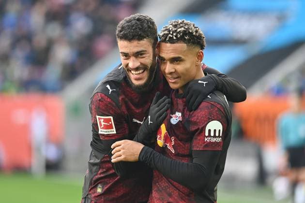 Torjubel v.li:Romulo CARDOSO (L) Antonio NUSA (Leipzig), Jubel,Freude,Begeisterung, Aktion, Fussball 1. Bundesliga Saison 2025 2026, 8.Spieltag, Spieltag08 FC Augsburg - RB Leipzig am 25.10.2025 , WWK A R E N A.
