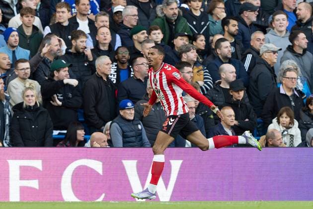 25th October 2025; Stamford Bridge, Chelsea, London, England: Premier League Football, Chelsea versus Sunderland; Wilson Isidor of Sunderland equalises and celebrates in the 22nd minute for 1-1  IanxStephen