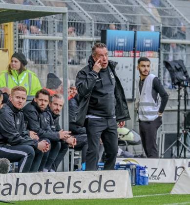Deutschland: 3. Liga 2025 26 - SV Waldhof Mannheim vs TSV 1860 München - Carl-Benz-Stadion (Mannheim): Markus Kauczinski (Trainer, TSV 1860 München) Mannheim Carl-Benz-Stadion Baden-Württemberg Deutschland Copyright: xBenedictxChristx