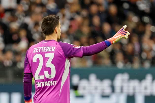 Michael Zetterer (Eintracht Frankfurt, 23) , Deutschland, Fussball, 1. Bundesliga, 8.Spieltag, 2025 2026, Eintracht Frankfurt vs. FC St. Pauli, 25.10.2025, Deutsche-Bank-Park, Frankfurt am Main, Deutschland Frankfurt am Main Deutsche-Bank-Park Hessen Deutschland Copyright: xGrantxHubbsx