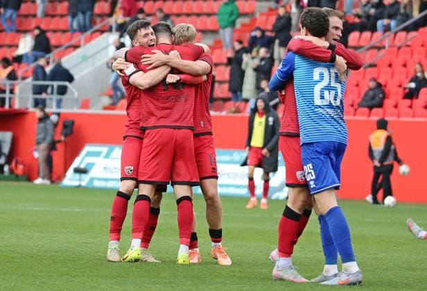 25.10.2025, xpfrx, Fussball 3.Liga, FC Ingolstadt - 1.FC Saarbrücken v.l. Linus Rosenlöcher, Jonas Scholz, Max Plath, Simon Lorenz, Kai Eisele (Ingolstadt) bejubeln den Sieg nach dem Schlusspfiff (DFL DFB REGULATIONS PROHIBIT ANY USE OF PHOTOGRAPHS as IMAGE SEQUENCES and or QUASI-VIDEO) Ingolstadt