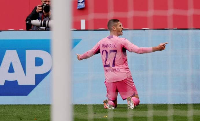 Sinsheim, Bundesliga Fußball TSG 1899 Hoffenheim vs. 1. FC Heidenheim, Torschütze Andrej Kramaric (Hoffenheim) jubelt nach seinem Tor zum 3:0 Gemäß den Vorgaben der DFL Deutschen Fußball Liga ist es untersagt, in dem Stadion und oder vom Spiel angefertigte Fotoaufnahmen in Form von Sequenzbildern und oder videoähnlichen Fotostrecken zu verwerten bzw. verwerten zu lassen.