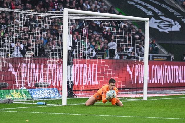 25.10.2025, Fussball, 1. Bundesliga, 8. Spieltag Saison 2025 2026, Borussia Mönchengladbach - FC Bayern München, Torwart Moritz Nicolas (Borussia Mönchengladbach) xRHR-FOTO TKx Copyright: RHR-FOTOx RHR-FOTO TK
