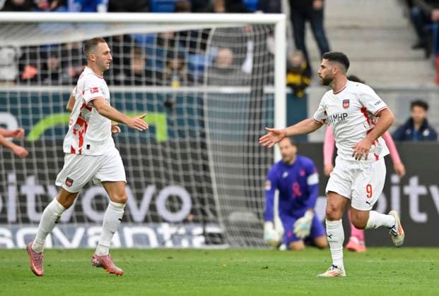 TOR zum 3:1 Stefan Schimmer 1. FC Heidenheim 1846 FCH (09) Torjubel TSG 1899 Hoffenheim vs 1. FC Heidenheim 1846 FCH 25.10.2025 DFL REGULATIONS PROHIBIT ANY USE OF PHOTOGRAPHS AS IMAGE SEQUENCES AND OR QUASI-VIDEO TSG 1899 Hoffenheim vs 1. FC Heidenheim 1846 FCH