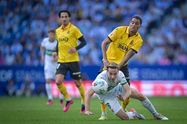Marc Aguado (Elche CF) and Charles Pickel (RCD Espanyol) battle for the ball during a La Liga EA Sports match between RCD Espanyol and Elche CF at Stage Front Stadium in Barcelona, , Spain, on October 25 2025. Photo by Felipe Mondino Copyright: x@FELIPExMONDINOx