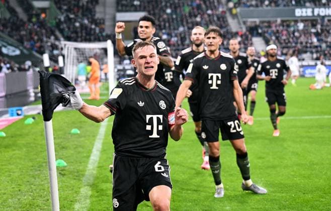 Fussball, Bundesliga, Deutschland, Herren, Saison 2025 2026, 1. Spieltag, Borussia Park Mönchengladbach, Bor. Mönchengladbach - FC Bayern München; Jubel Joshua Kimmich (FCB) nach seinem Tor zum 0:1. Jubel, Freude, Aktion.