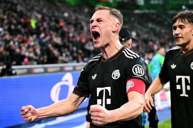 Fussball, Bundesliga, Deutschland, Herren, Saison 2025 2026, 1. Spieltag, Borussia Park Mönchengladbach, Bor. Mönchengladbach - FC Bayern München; Jubel Joshua Kimmich (FCB) nach seinem Tor zum 0:1. Jubel, Freude, Aktion.