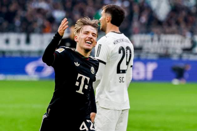 Lennart Karl of FC Bayern München celebrates after scoring his teams third goal Borussia Mönchengladbach v FC Bayern München, Bundesliga, Borussia Mönchengladbach v FC Bayern München, Stadion im Borussia-Park, October 25, 2025, Mönchengladbach, Germany.