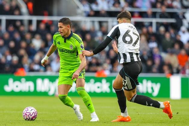 Newcastle United v Fulham, Premier League SaÅ¡a LukiÄ‡ Of Fulham in action against Lewis Miley Of Newcastle United during the Newcastle United v Fulham Premier League match at St. James Park, Newcastle Upon Tyne, England on 25 October 2025 Credit: Lee Keuneke Every Second Media Editorial use only. All images are copyright Every Second Media Limited. No images may be reproduced without prior permission. All rights reserved. Premier League and Football League images are subject to licensing agreements with Football DataCo Limited. see https: www.football-dataco.com Copyright: xIMAGO EveryxSecondxMediax ESM-1639-0077 LeexKeunekex xEveryxSecondxMediax