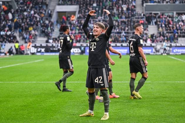 25.10.2025, Fussball, 1. Bundesliga, 8. Spieltag Saison 2025 2026, Borussia Mönchengladbach - FC Bayern München, Lennart Karl (FC Bayern München) freut sich über das Tor zum 0:3, xRHR-FOTO TKx Copyright: RHR-FOTOx RHR-FOTO TK