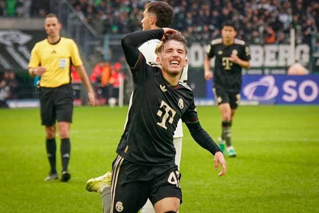 Deutschland: Fussball Bundesliga 2025 26, 8. Spieltag - Borussia Mönchengladbach vs FC Bayern München - Borussia-Park (Mönchengladbach): Tor und Torjubel zum 0:3 durch Lennart Karl (Bayern 42) Freude, Emotionen, Jubel Mönchengladbach Nordrhein-Westfalen Deutschland Copyright: xJOERANxSTEINSIEKx