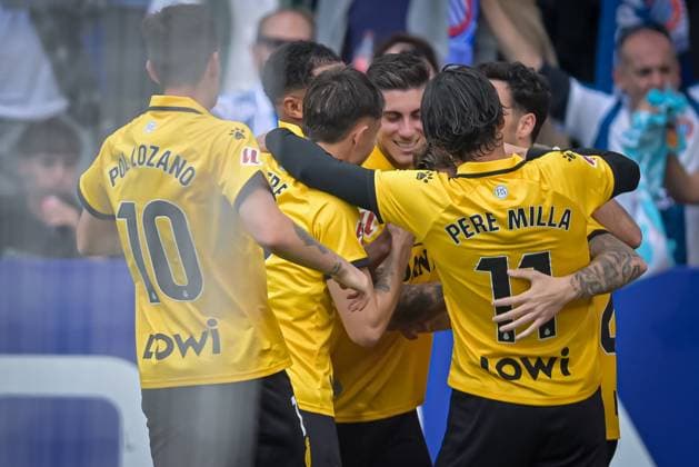 Carlos Romero (RCD Espanyol) celebrates after scoring his team s goal with team mates during a La Liga EA Sports match between RCD Espanyol and Elche CF at Stage Front Stadium in Barcelona, , Spain, on October 25 2025. Photo by Felipe Mondino Copyright: x@FELIPExMONDINOx