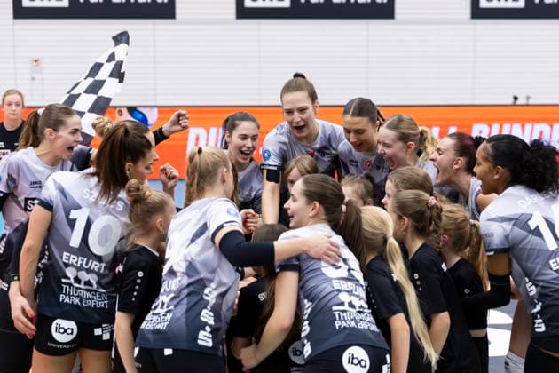 1. Volleyball Bundesliga Frauen: Schwarz-Weiss Erfurt vs. VfB Suhl Lotto Thüringen; Erfurt; 25.10.2025 Schwarz-Weiss Erfurt 1. Volleyball Bundesliga Frauen: Schwarz-Weiss Erfurt vs. VfB Suhl Lotto Thüringen; Riethsporthalle Erfurt; 25.10.2025 Copyright: xBEAUTIFULxSPORTS Duehringx
