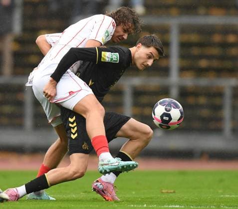 25.10.2025, xophax, Fussball Regionalliga West Südstadion Fortuna Köln gegen 1.FC Köln II Maximillian Fischer , links ( Fortuna Köln ) und Malek El Mala , rechts ( Fortuna Köln ) (DFL DFB REGULATIONS PROHIBIT ANY USE OF PHOTOGRAPHS as IMAGE SEQUENCES and or QUASI-VIDEO) Köln