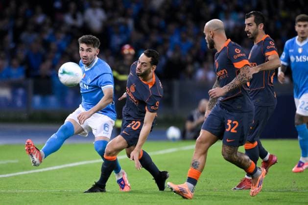 Billy Gilmour of SSC Napoli, Hakan Calhanoglu, Federico Dimarco and Henrikh Mkhitaryan of FC Internazionale during the Serie A 2025 2026 football match between SSC Napoli and FC Internazionale at Diego Armando Maradona stadium in Naples (Italy), October 25, 2025. andreaxstaccioli