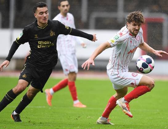 25.10.2025, xophax, Fussball Regionalliga West Südstadion Fortuna Köln gegen 1.FC Köln II Paul Etienne Borie , links ( 1.FC Köln ) und Enzo Wirtz , rechts ( Fortuna Köln ) (DFL DFB REGULATIONS PROHIBIT ANY USE OF PHOTOGRAPHS as IMAGE SEQUENCES and or QUASI-VIDEO) Köln