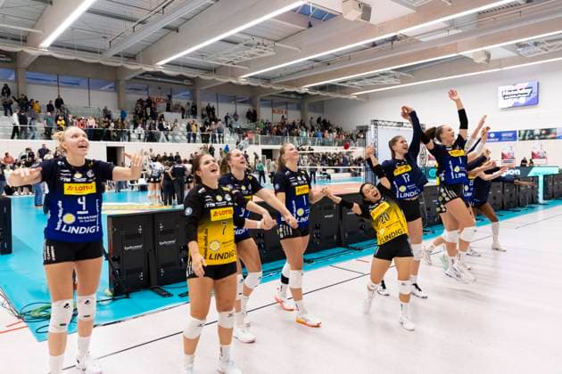 1. Volleyball Bundesliga Frauen: Schwarz-Weiss Erfurt vs. VfB Suhl Lotto Thüringen; Erfurt; 25.10.2025 Jubel, VfB Suhl LOTTO Thüringen 1. Volleyball Bundesliga Frauen: Schwarz-Weiss Erfurt vs. VfB Suhl Lotto Thüringen; Riethsporthalle Erfurt; 25.10.2025 Copyright: xBEAUTIFULxSPORTS Duehringx