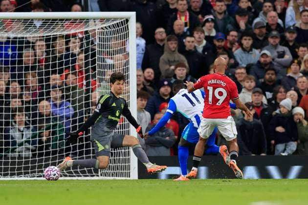 Manchester United, ManU v Brighton and Hove Albion Premier League 25 10 2025. Yankuba Minteh (11) of Brighton & Hove Albion misses a chance on goal during the Premier League match between Manchester United and Brighton and Hove Albion at Old Trafford, Manchester, England on 25 October 2025. Manchester Old Trafford Greater Manchester England Editorial use only DataCo restrictions apply See www.football-dataco.com , Copyright: xConorxMolloyx PSI-23095-0034