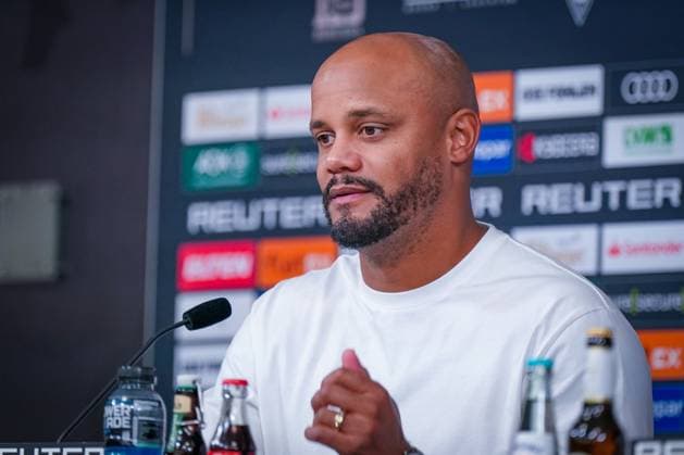 Deutschland: Fussball Bundesliga 2025 26, 8. Spieltag - Borussia Mönchengladbach vs FC Bayern München - Borussia-Park (Mönchengladbach): Vincent Kompany (Trainer, FC Bayern München) Pressekonferenz, Medien Mönchengladbach Nordrhein-Westfalen Deutschland Copyright: xJOERANxSTEINSIEKx