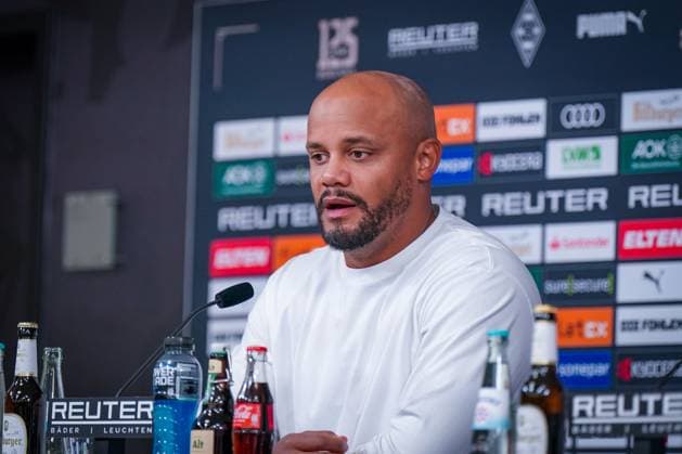 Deutschland: Fussball Bundesliga 2025 26, 8. Spieltag - Borussia Mönchengladbach vs FC Bayern München - Borussia-Park (Mönchengladbach): Vincent Kompany (Trainer, FC Bayern München) Pressekonferenz, Medien Mönchengladbach Nordrhein-Westfalen Deutschland Copyright: xJOERANxSTEINSIEKx