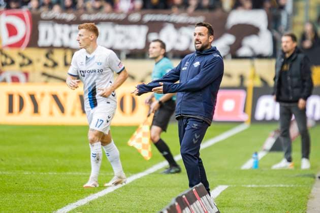 25.10.2025, xomx, Fussball 2.Bundesliga, Dynamo Dresden - SC Paderborn 07 v.l. Ralf Kettemann (SC Paderborn 07 Trainer) (DFL DFB REGULATIONS PROHIBIT ANY USE OF PHOTOGRAPHS as IMAGE SEQUENCES and or QUASI-VIDEO) Dresden
