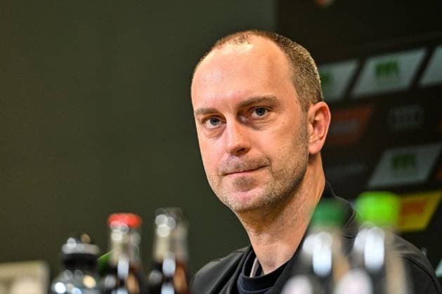 GER, 1. FBL, FC Augsburg vs RB Leipzig 25.10.2025, WWK-Arena, Augsburg, GER, 1. FBL, FC Augsburg vs RB Leipzig, im Bild Ole Werner (RB Leipzig, Pressekonferenz nach Spielende