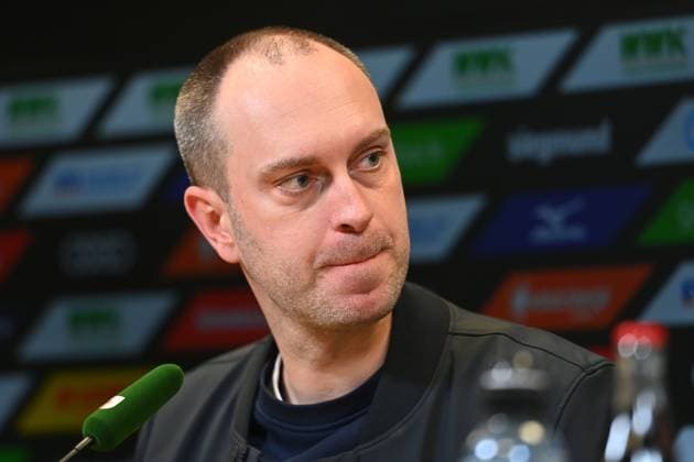 Trainer Ole WERNER (Leipzig), Einzelbild,angeschnittenes Einzelmotiv,Portraet,Portrait,Porträt. PRESSEKONFERENZ. Fussball 1. Bundesliga Saison 2025 2026, 8.Spieltag, Spieltag08 FC Augsburg - RB Leipzig 0-6 am 25.10.2025 , WWK A R E N A.