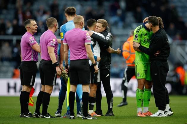 25th October 2025; St James Park, Newcastle, England; Premier League Football, Newcastle United versus Fulham; Bruno Guimaraes and Newcastle United manager Eddie Howe at full time  CraigxCowan