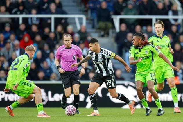 25th October 2025; St James Park, Newcastle, England; Premier League Football, Newcastle United versus Fulham; Bruno Guimaraes of Newcastle United controls the ball under pressure  CraigxCowan