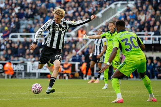 25th October 2025; St James Park, Newcastle, England; Premier League Football, Newcastle United versus Fulham; Nick Woltemade of Newcastle United shoots at goal  CraigxCowan