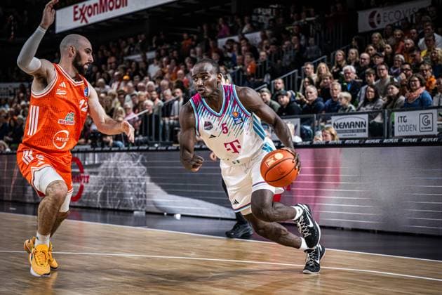 1. Basketball Bundesliga, easyCredit BBL, Saison 2025 2026, Herren, Hauptrunde, 5. Spieltag, 25.10.2025, RASTA Vechta - Telekom Baskets Bonn Tylan Birts ( 5 - Telekom Baskets Bonn) in Aktion Vechta RASTA Dome Niedersachsen Deutschland