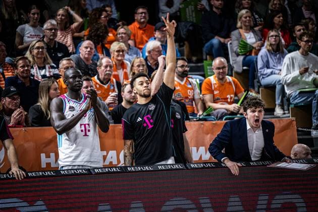 1. Basketball Bundesliga, easyCredit BBL, Saison 2025 2026, Herren, Hauptrunde, 5. Spieltag, 25.10.2025, RASTA Vechta - Telekom Baskets Bonn Alijah Comithier ( 2 - Telekom Baskets Bonn) während der Partie Vechta RASTA Dome Niedersachsen Deutschland