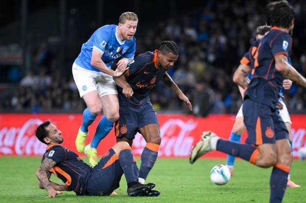 Hakan Calhanoglu of FC Internazionale, Kevin De Bruyne of SSC Napoli and Manuel Akanji of FC Internazionale during the Serie A 2025 2026 football match between SSC Napoli and FC Internazionale at Diego Armando Maradona stadium in Naples (Italy), October 25, 2025. andreaxstaccioli