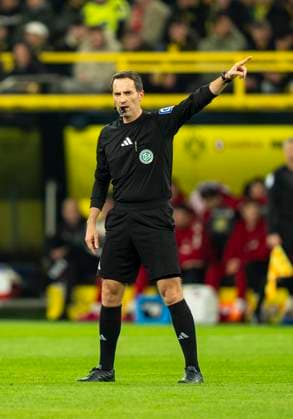 Benjamin Brand (DFB Schiedsrichter) 25.10.2025, Fussball, 1. Bundesliga: Borussia Dortmund - 1. FC Köln in Dortmund, Signal Iduna Park DFL regulations prohibit any use of photographs as image sequences and or quasi-video. Copyright: HMBxMedia xMarcoxBader