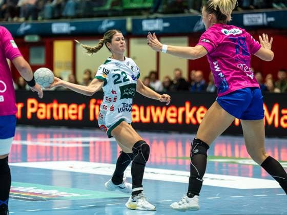 Sina Ehmann (Frisch Auf Frauen, 22) wirft aus dem Rueckraum, Union Neckarsulm vs. Frisch Auf Goeppingen, Handball, 1. Bundesliga, Spielzeit 2025 2026, 25.10.2025 Sport-Union Neckarsulm vs. Frisch Auf Goeppingen, Handball, 1. Bundesliga, Spielzeit 2025 2026, 25.10.2025 Neckarsulm Copyright: xEibner-Pressefoto MichaelxSchmidx EP_MST
