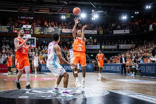 1. Basketball Bundesliga, easyCredit BBL, Saison 2025 2026, Herren, Hauptrunde, 5. Spieltag, 25.10.2025, RASTA Vechta - Telekom Baskets Bonn Alonzo Verge ( 11 - RASTA Vechta) in Aktion Vechta RASTA Dome Niedersachsen Deutschland