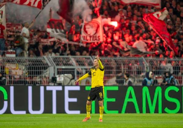 Pascal GROSS (Borussia Dortmund, 13) 25.10.2025, Fussball, 1. Bundesliga: Borussia Dortmund - 1. FC Köln in Dortmund, Signal Iduna Park DFL regulations prohibit any use of photographs as image sequences and or quasi-video. Copyright: HMBxMedia xMarcoxBader