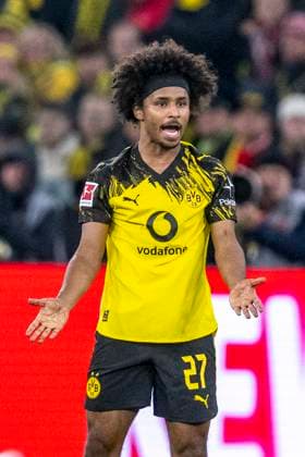 25.10.2025: Fußball: Borussia Dortmund - 1. FC Köln, 8. Spieltag im Signal-Iduna-Park. Karim Adeyemi (Borussia Dortmund) reagiert. WICHTIGER HINWEIS: Gemäß den Vorgaben der DFL und des DFB ist es untersagt, in dem Stadion und oder vom Spiel angefertigte Fotoaufnahmen in Form von Sequenzbildern und oder videoähnlichen Fotostrecken zu verwerten bzw. verwerten zu lassen. Copyright: xDavidxInderliedx