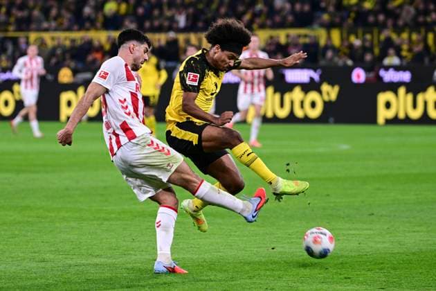 Karim Adeyemi 27 (Borussia Dortmund), Borussia Dortmund vs. 1.FC Koeln, Fussball, 1. Bundesliga, 08. Spieltag, 25.10.2025 DFB regulations prohibit any use of photographs as image sequences and or quasi-video Dortmund Nordrhein-Westfalen Deutschland